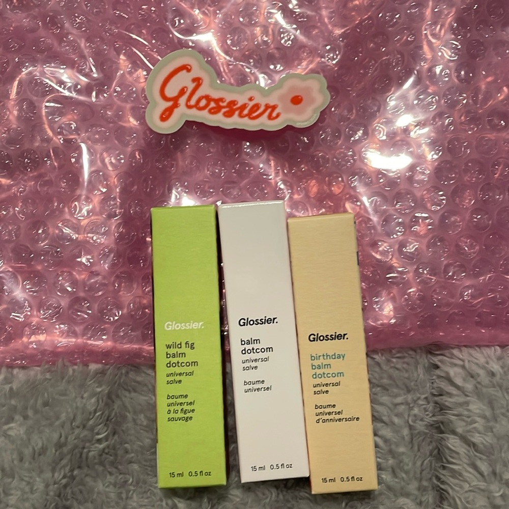 Glossier balm dotcom universal salve
